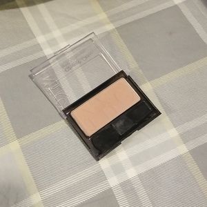 New York Colors Blush in West Side Wine